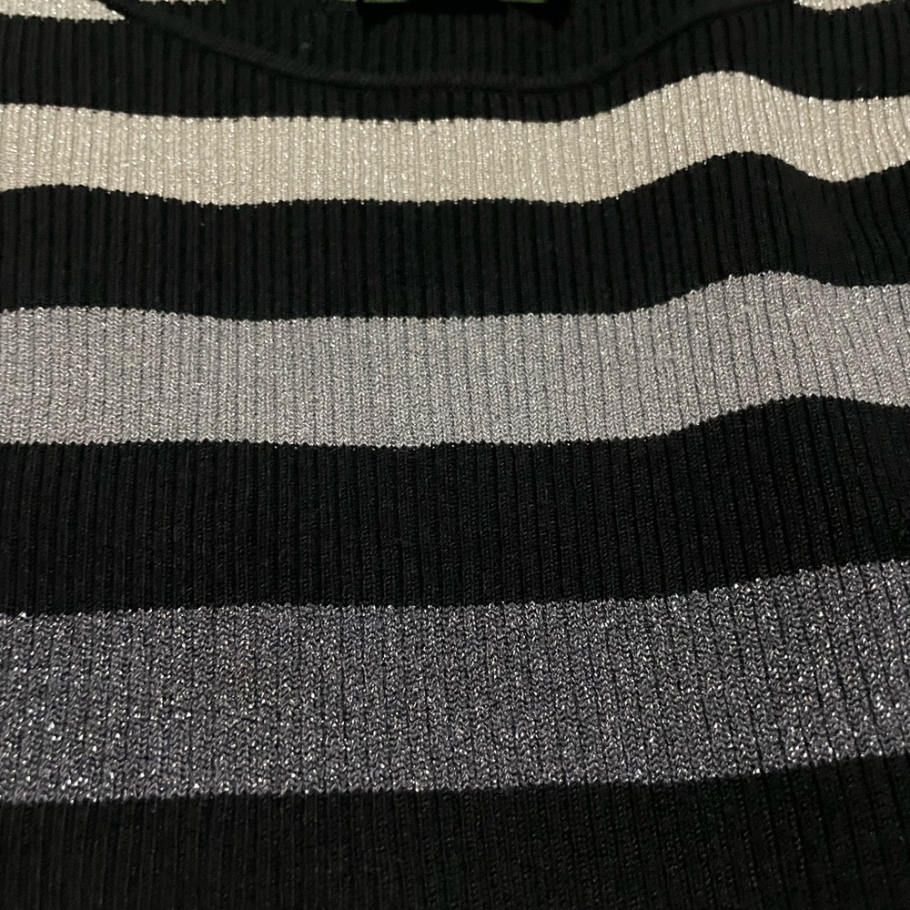 Sweater - Picture 2 of 4